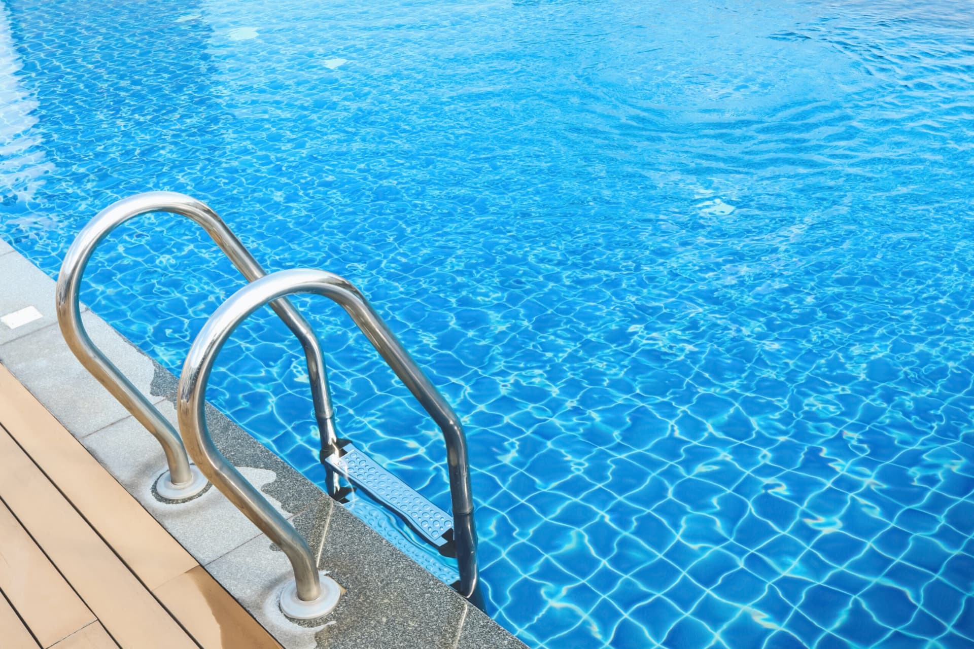 Pool & Spa Review